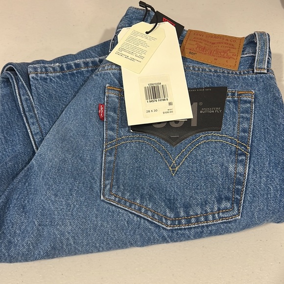 Levi's® Premium 501® ORIGINAL FIT WOMEN'S JEANS - Picture 4 of 13